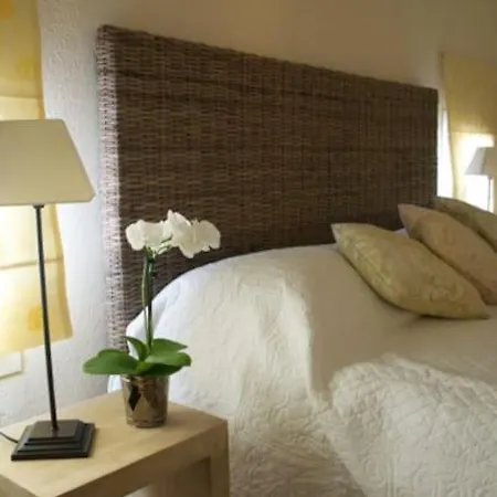 Apartman 3 With Terrace And Pool